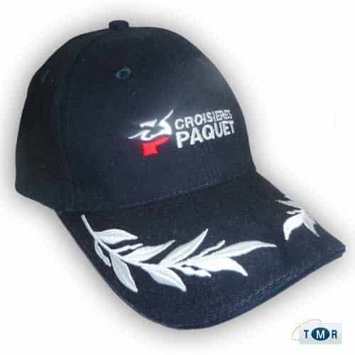Casquette TMR Croisières, symbole de croisières de luxe et d'expériences authentiques en mer.